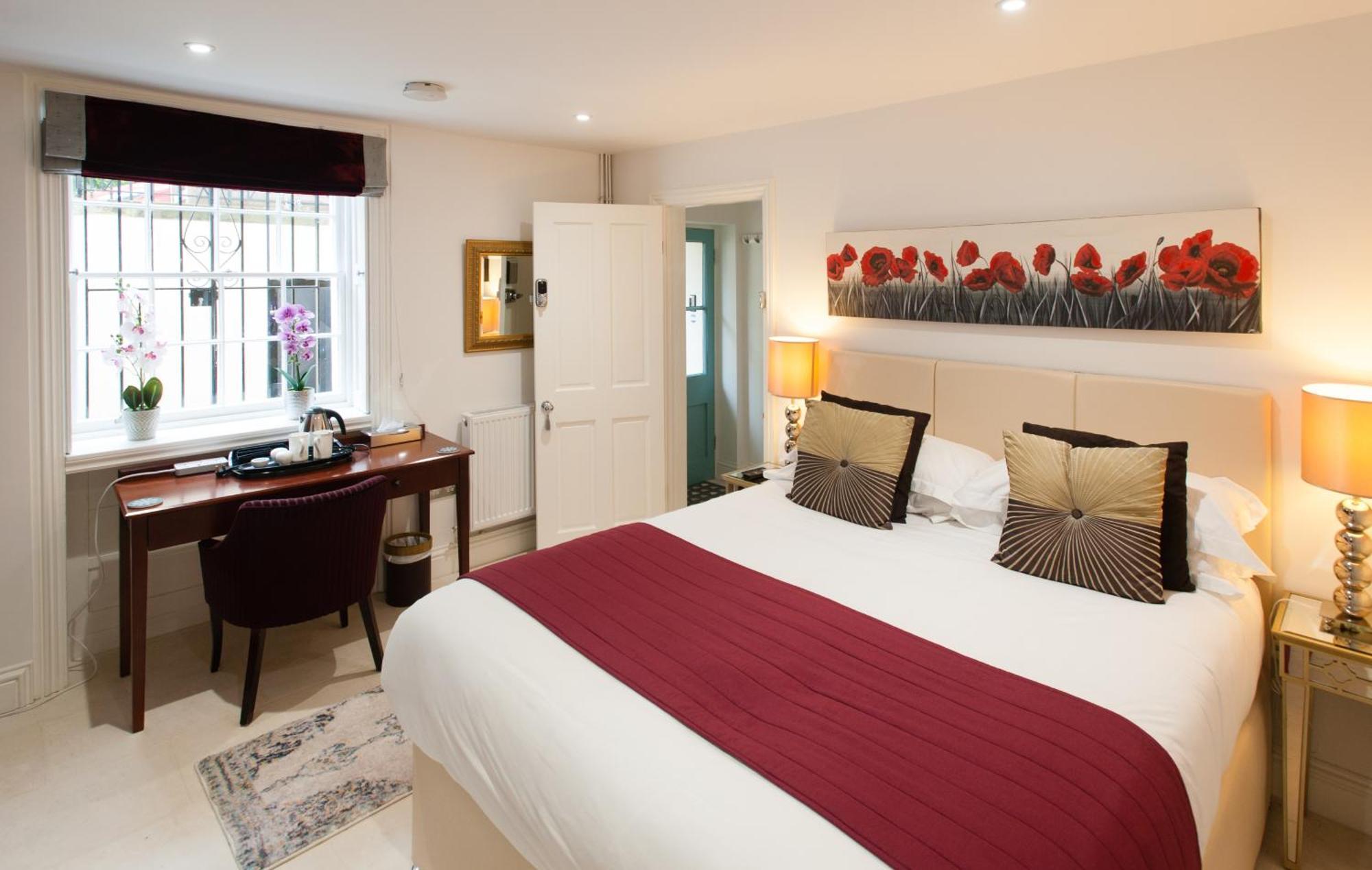 Town Centre Luxury In 21A, 21B And 21C Montpellier Terrace Available Separately Or Together, Amazing Location Opposite Montpellier Gardens كيلتنهام المظهر الخارجي الصورة